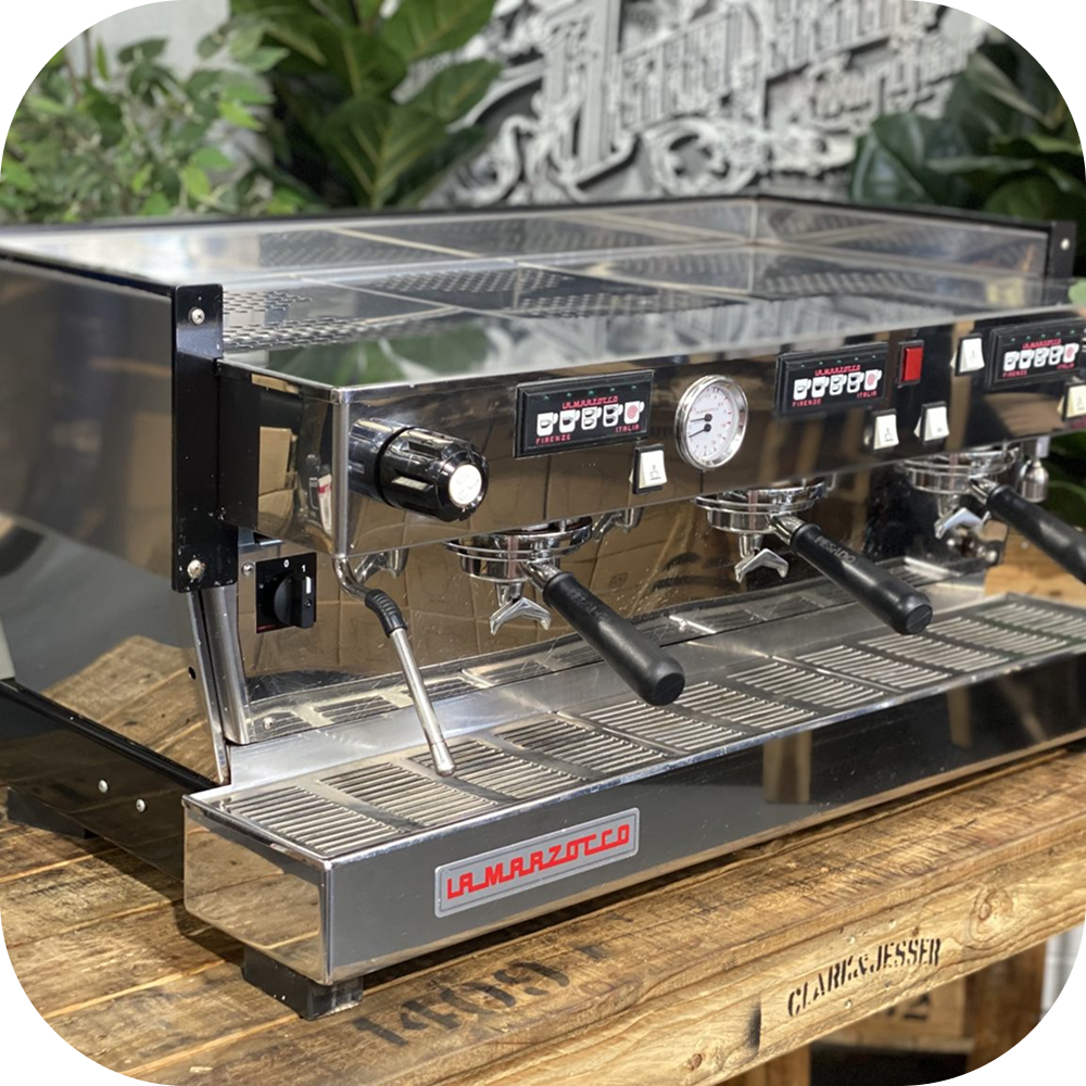 Macchine da Caffè Professionali per Bar: Qualità e Affidabilità